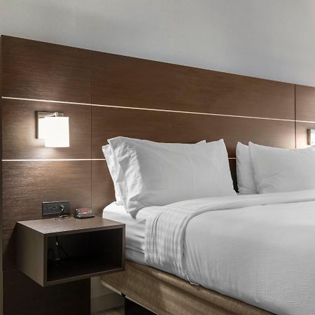 Holiday Inn Express And Suites Chicago West - St Charles By Ihg Saint Charles Εξωτερικό φωτογραφία