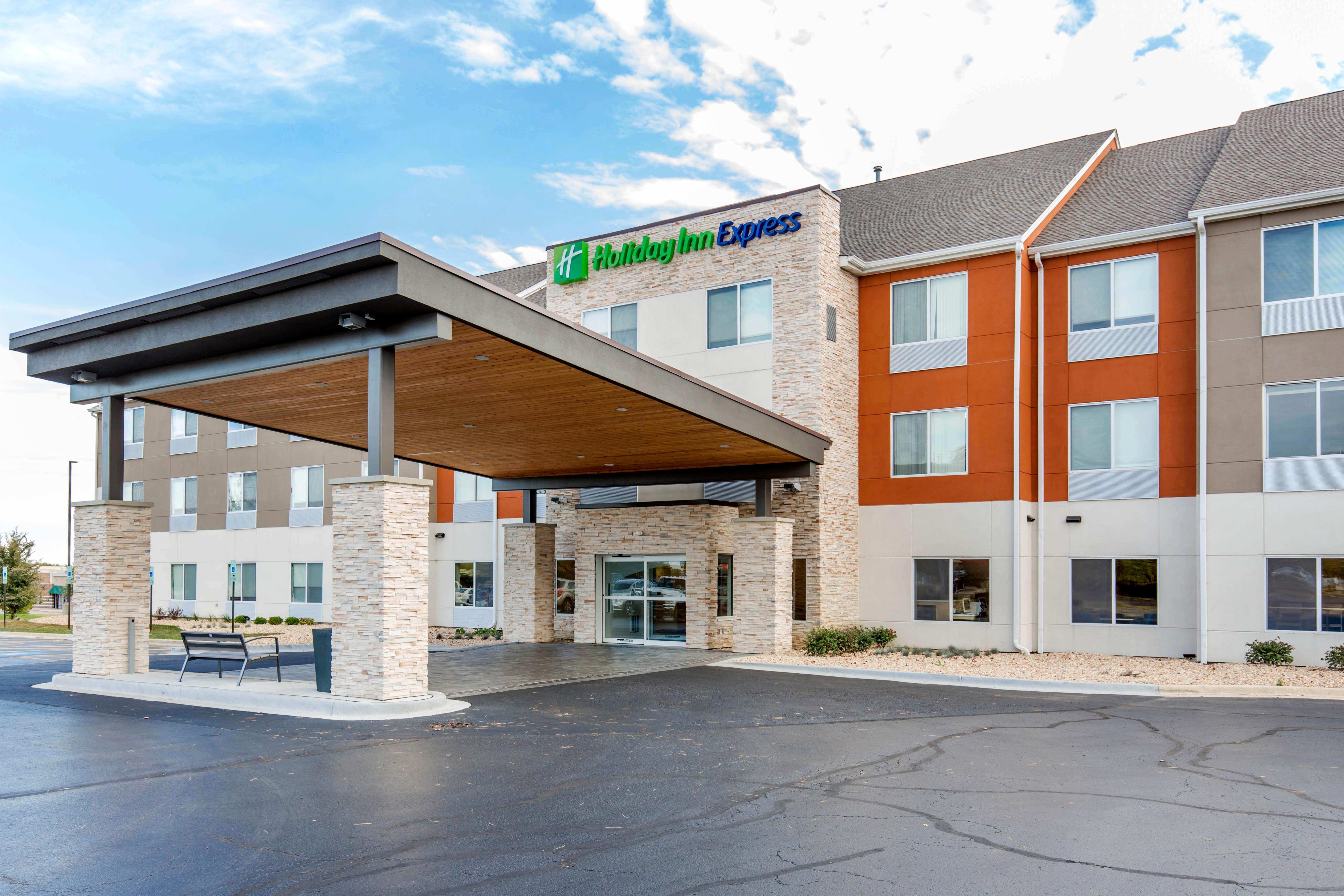 Holiday Inn Express And Suites Chicago West - St Charles By Ihg Saint Charles Εξωτερικό φωτογραφία