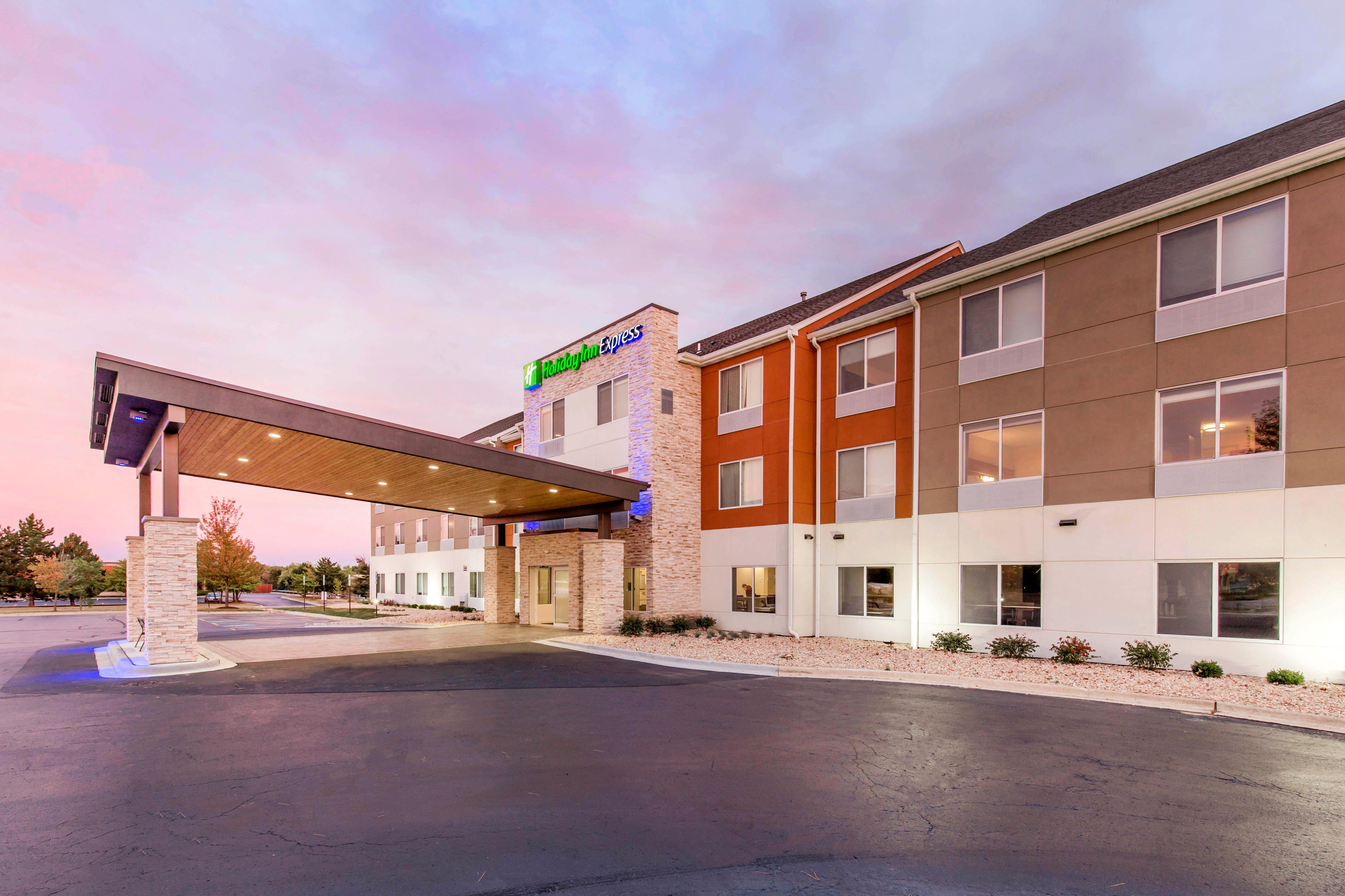 Holiday Inn Express And Suites Chicago West - St Charles By Ihg Saint Charles Εξωτερικό φωτογραφία