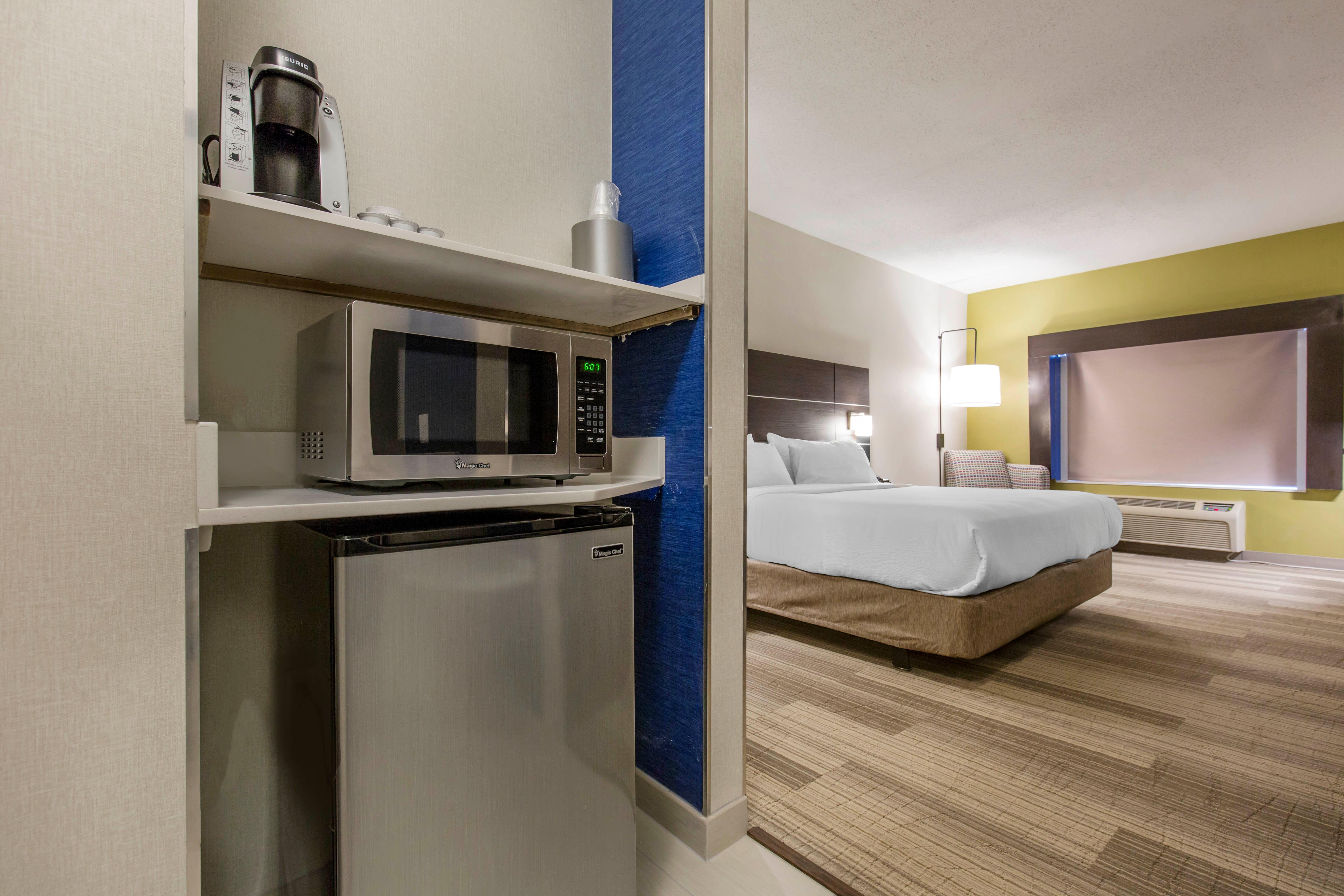 Holiday Inn Express And Suites Chicago West - St Charles By Ihg Saint Charles Εξωτερικό φωτογραφία