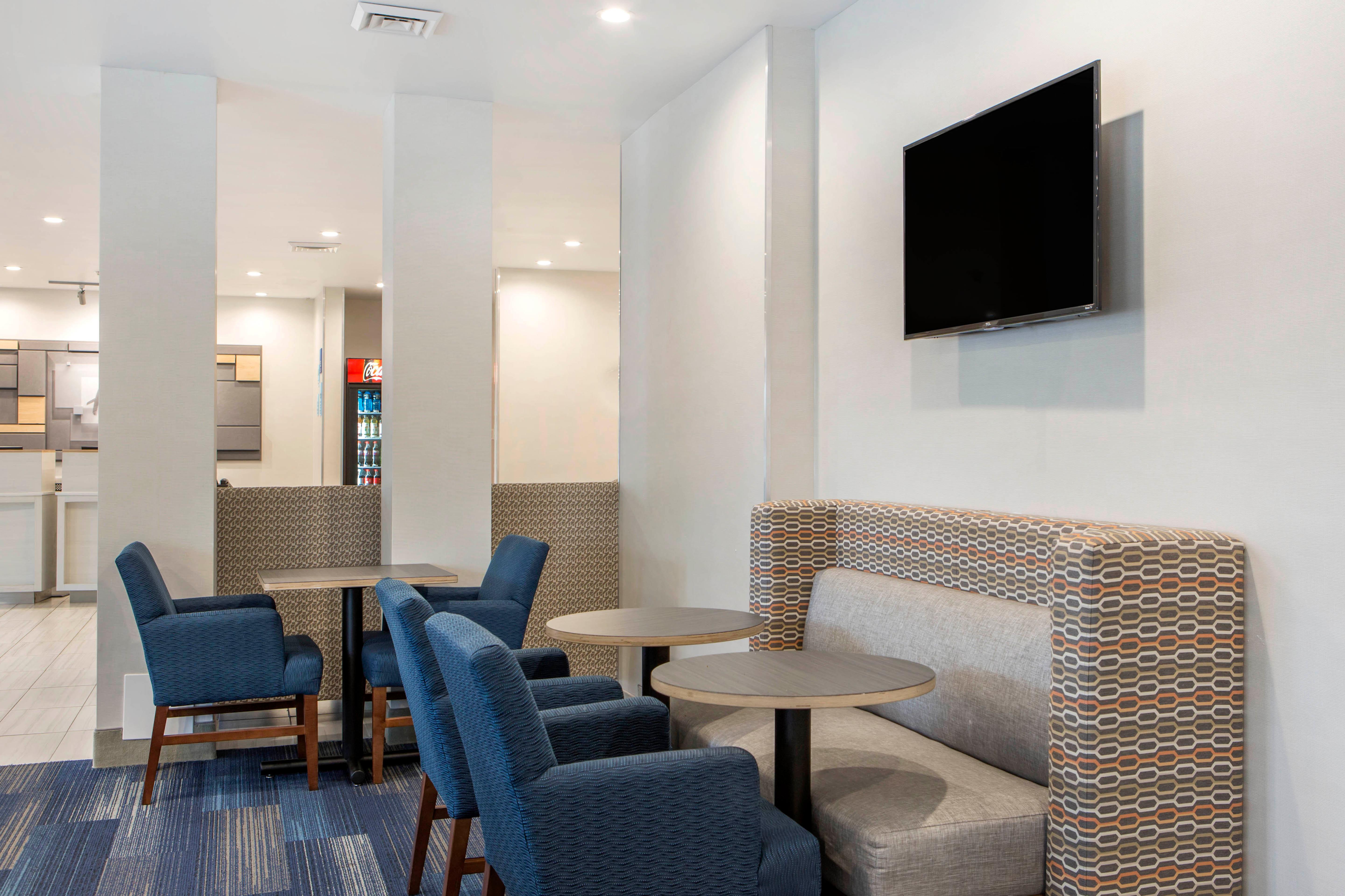 Holiday Inn Express And Suites Chicago West - St Charles By Ihg Saint Charles Εξωτερικό φωτογραφία