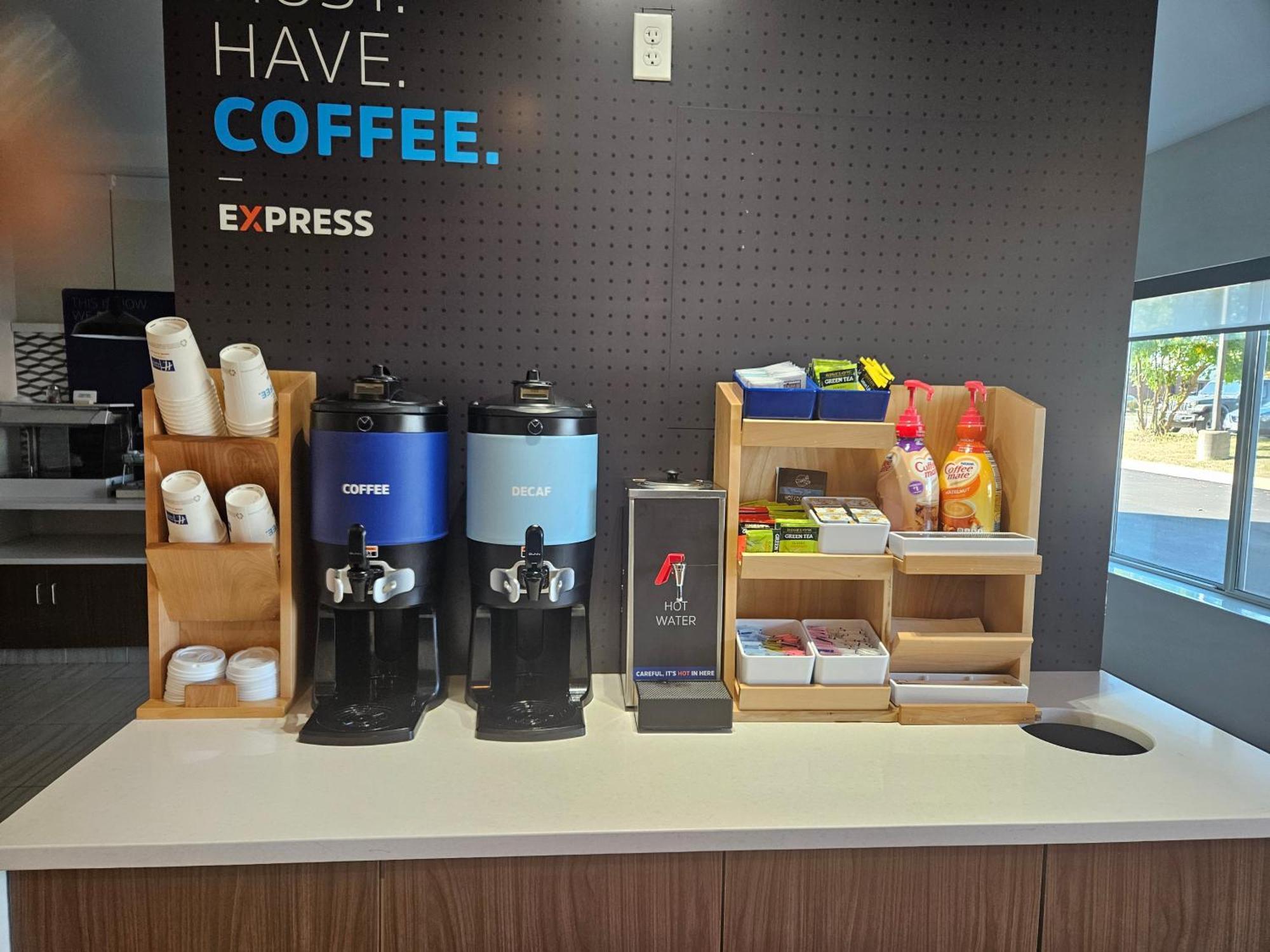 Holiday Inn Express And Suites Chicago West - St Charles By Ihg Saint Charles Εξωτερικό φωτογραφία