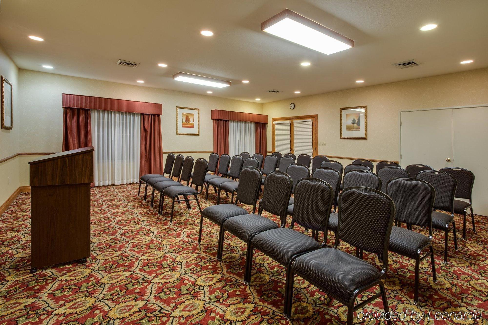 Holiday Inn Express And Suites Chicago West - St Charles By Ihg Saint Charles Εξωτερικό φωτογραφία