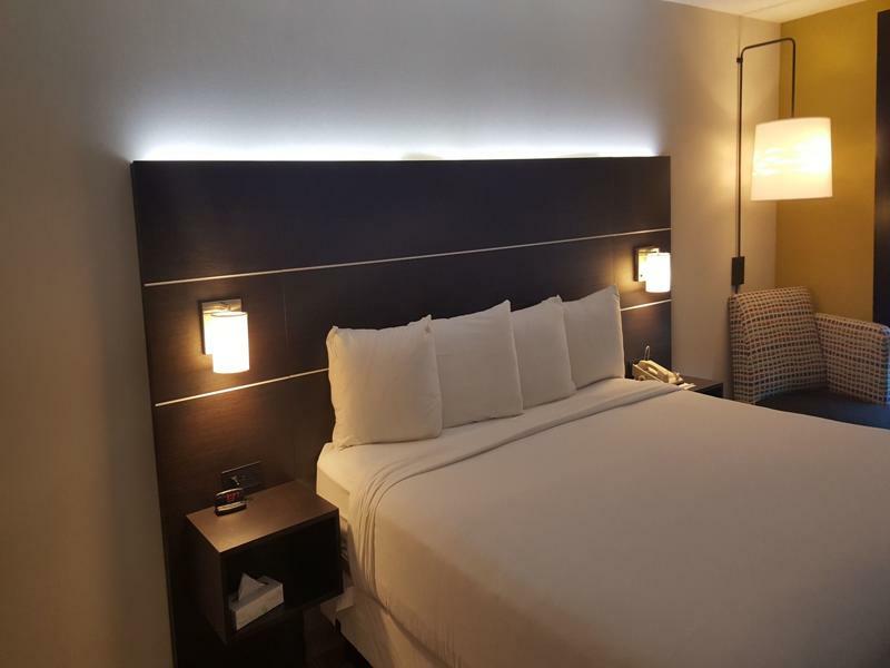Holiday Inn Express And Suites Chicago West - St Charles By Ihg Saint Charles Εξωτερικό φωτογραφία